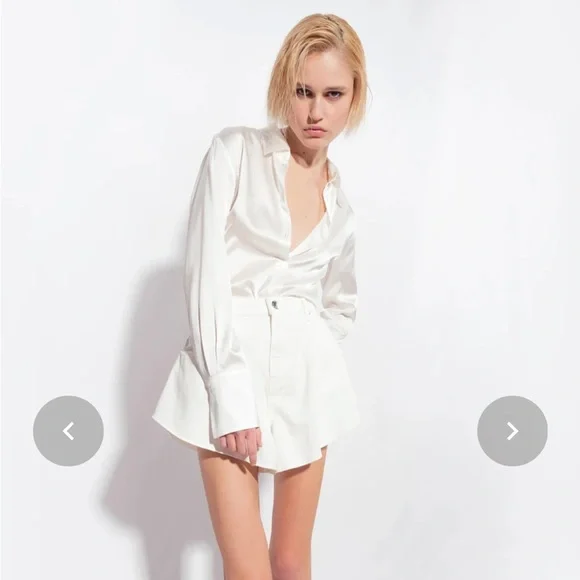 ショートパンツ PINKO Woman Short White 104856A2G9 Z05 Pinko | Shorts | Pinko Butterfly Shorts | Poshmark